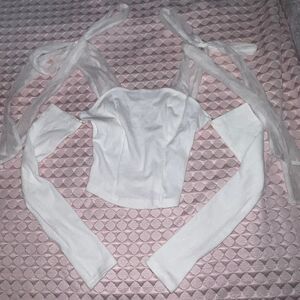 White Crop top with chiffon ties and detachable sleeves